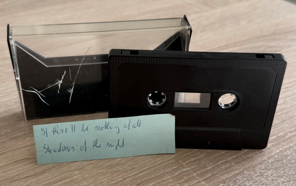 Alte Musikkassette mit der ursprünglichen Aufnahme von Nothing at all